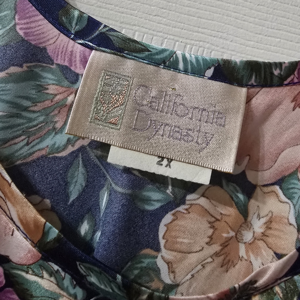 Vintage California Dynasty Navy Floral Print Satin Tank Top Blouse, Size 2X, EUC - Picture 11 of 13